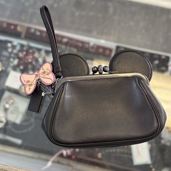 Disney x Coach Minnie Ears Clutch Wristlet in Black Glovetanned Leather - Picture 2 of 10